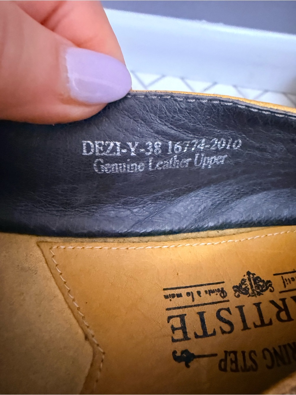 L'ARTISTE Women's Mustard Yellow Leather Floral Slip-On Loafers - Picture 6 of 6